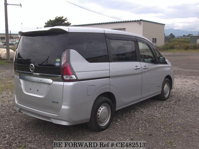 Nissan SERENA HYBRID X — фото 5