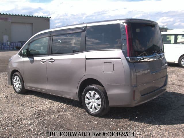 Toyota NOAH X — фото 3