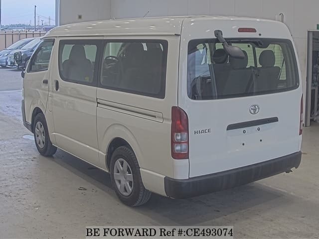 Toyota HIACE WAGON — фото 2