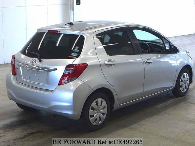 Toyota VITZ F — фото 2