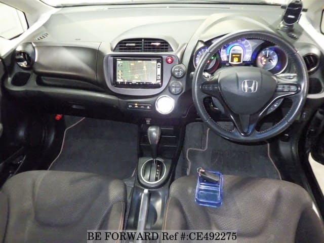 Honda FIT HYBRID — фото 3