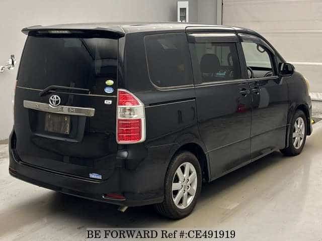Toyota NOAH S — фото 2