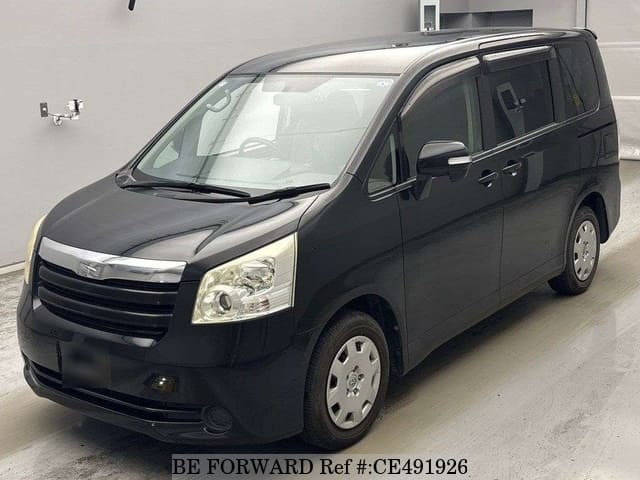 Toyota NOAH X L SELECTION — фото 1