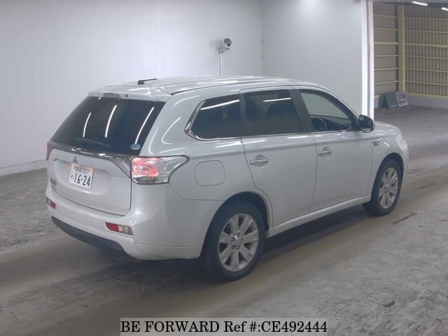 MITSUBISHI OUTLANDER PHEV G NAVI PACKAGE — фото 2