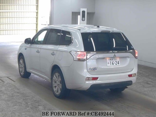 MITSUBISHI OUTLANDER PHEV G NAVI PACKAGE — фото 3