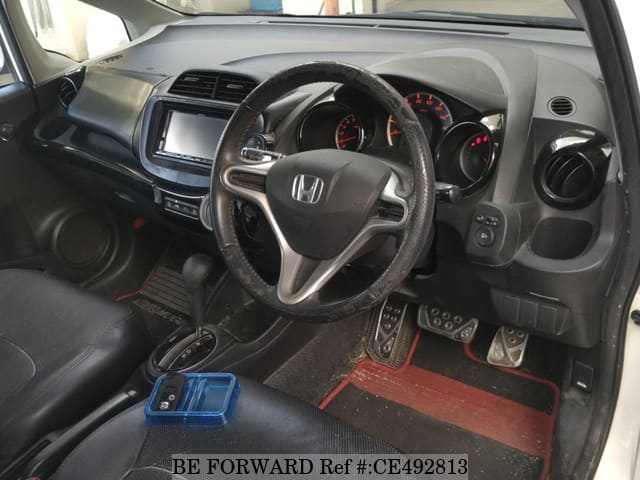 Honda FIT RS — фото 3