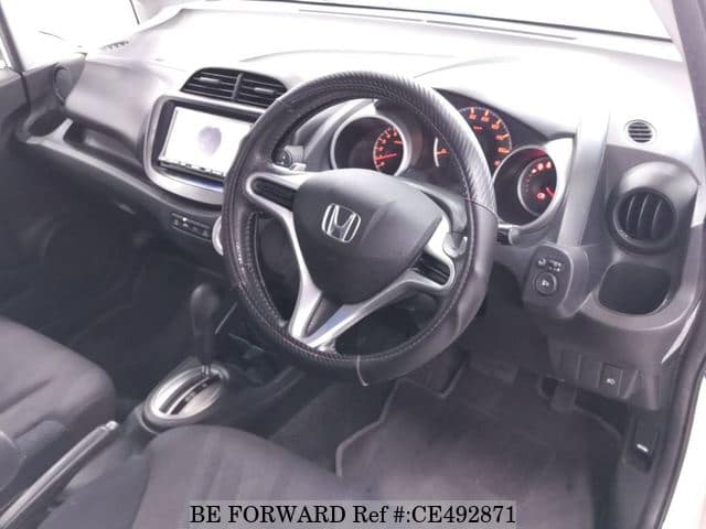 Honda FIT RS — фото 3
