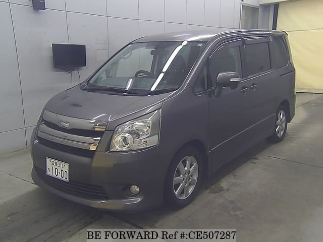 Toyota NOAH SI — фото 1