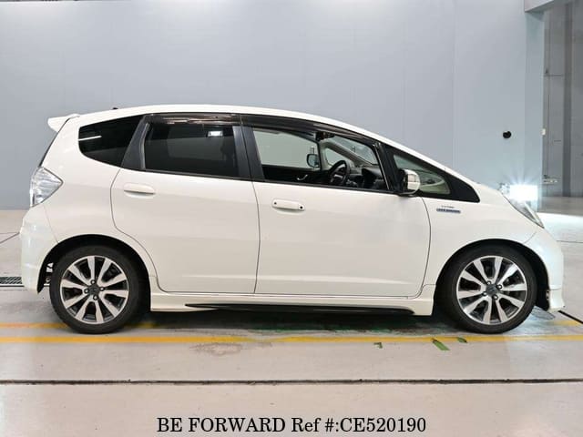 Honda FIT HYBRID RS — фото 4