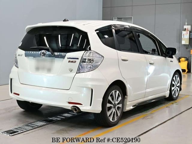 Honda FIT HYBRID RS — фото 2