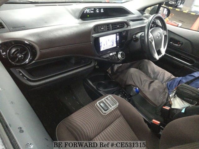Toyota AQUA HYBRID G — фото 3