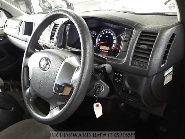 Toyota HIACE WAGON GRAND CABIN — фото 3