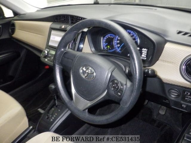 Toyota COROLLA AXIO HYBRID — фото 3