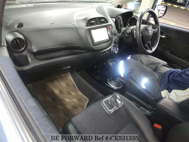 Honda FIT SHUTTLE 15X COOL EDITION — фото 3