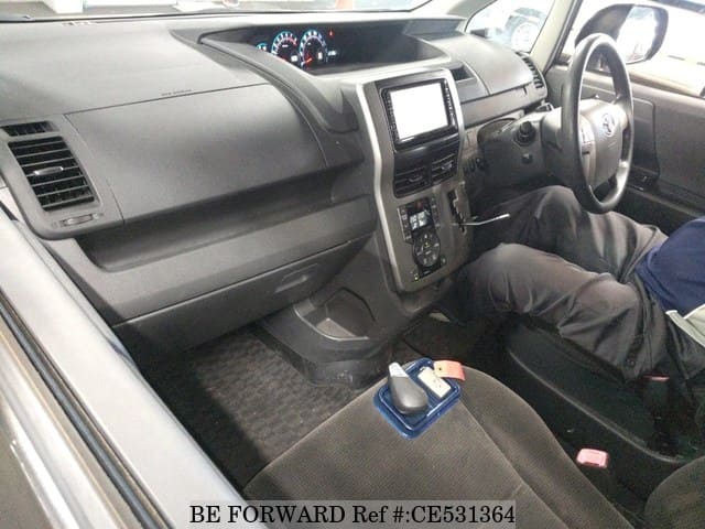 Toyota NOAH X SMART EDITION — фото 4