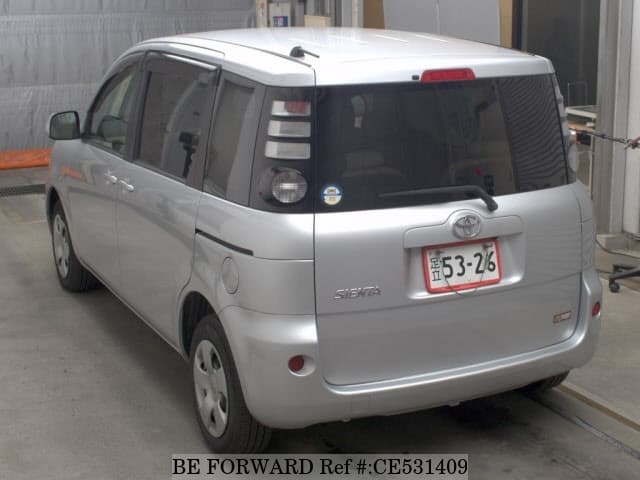 Toyota SIENTA X — фото 2