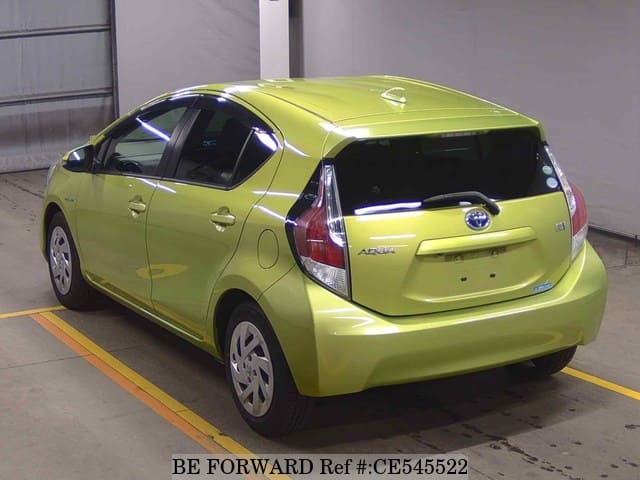 Toyota AQUA HYBRID S — фото 3