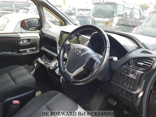 Toyota VOXY ZS KIRAMEKI 2 — фото 3