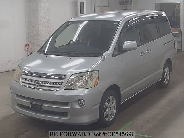 Toyota NOAH X LIMITED — фото 1