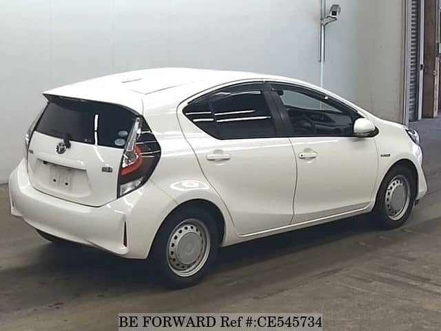 Toyota AQUA HYBRID L — фото 2