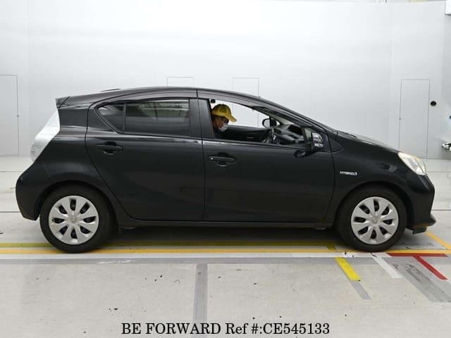 Toyota AQUA HYBRID G BLACK SOFT LEATHER SELE — фото 4