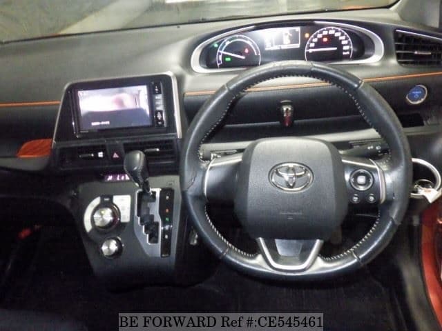 Toyota SIENTA HYBRID G — фото 4