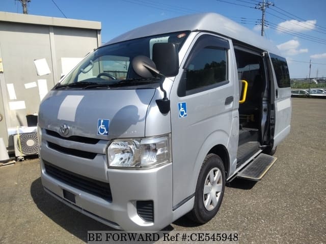 Toyota HIACE VAN — фото 1