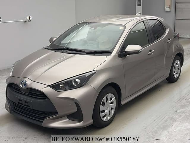 Toyota YARIS HYBRID X — фото 1