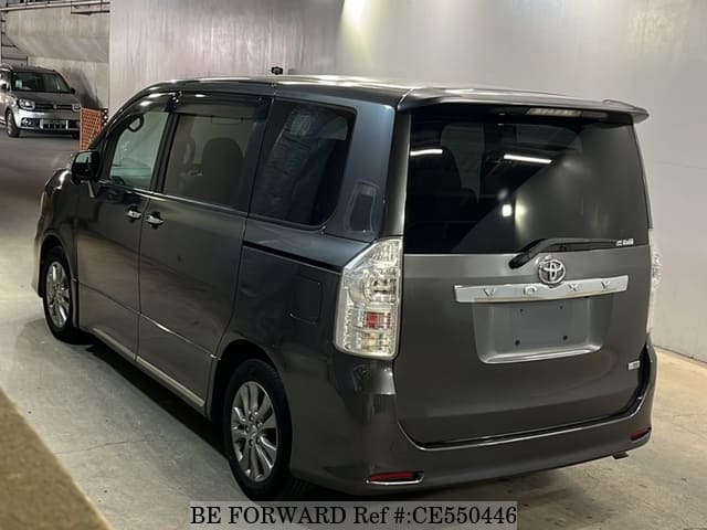 Toyota VOXY ZS KIRAMEKI 2 — фото 2