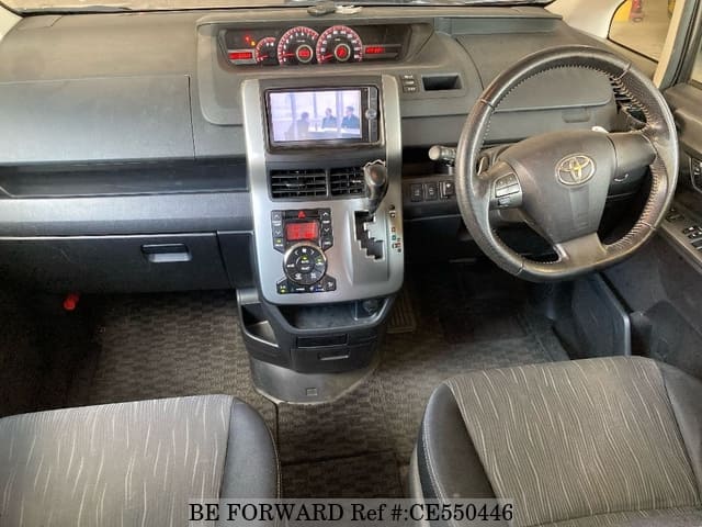 Toyota VOXY ZS KIRAMEKI 2 — фото 3