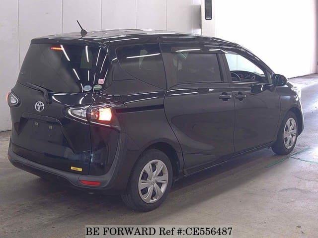 Toyota SIENTA FUNBASE X — фото 2