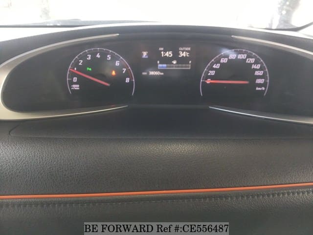 Toyota SIENTA FUNBASE X — фото 4