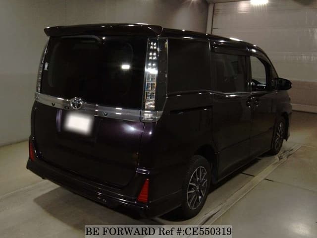 Toyota VOXY ZS — фото 2