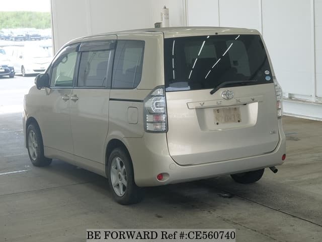 Toyota VOXY X L EDITION — фото 2