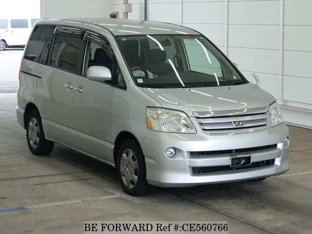 Toyota NOAH X LIMITED — фото 1