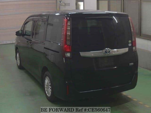 Toyota NOAH HYBRID X — фото 5