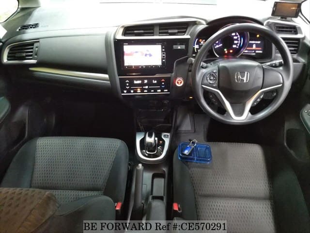 Honda FIT HYBRID F PACKAGE — фото 3