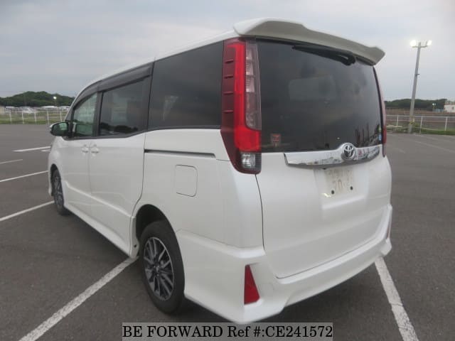 Toyota NOAH SI — фото 3
