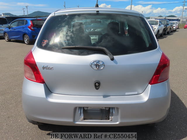 Toyota VITZ — фото 4