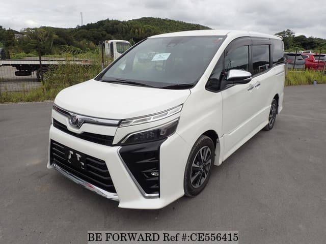Toyota VOXY ZS KIRAMEKI 2 — фото 1