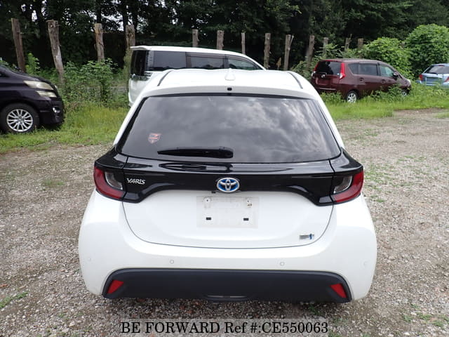 Toyota YARIS HYBRID X — фото 4