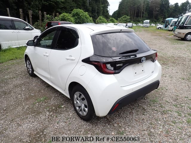 Toyota YARIS HYBRID X — фото 3