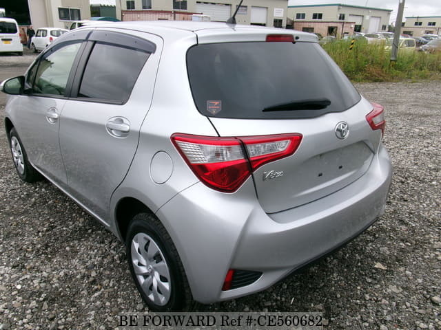 Toyota VITZ F — фото 3