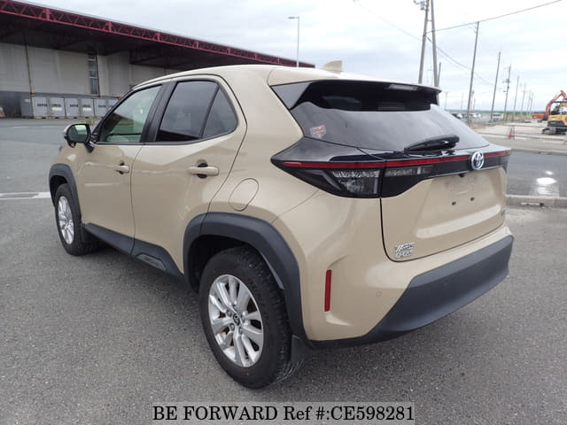 Toyota YARIS CROSS HYBRID G — фото 3