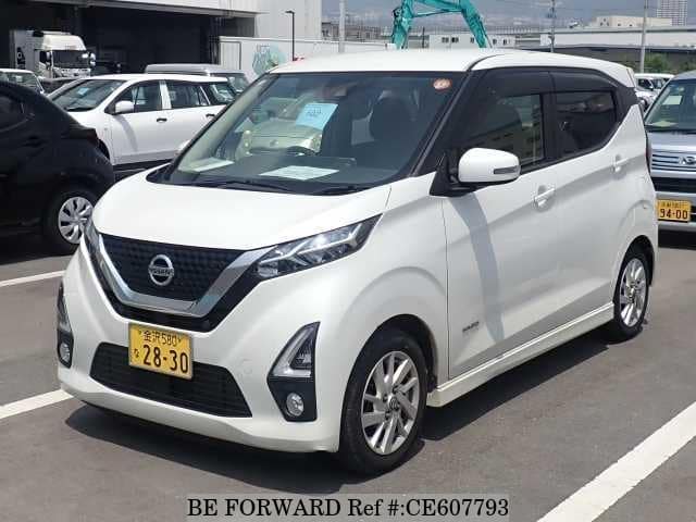 Nissan DAYZ HYBRID HIGHWAY STAR X — фото 1