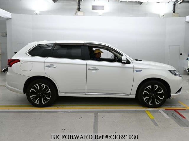 MITSUBISHI OUTLANDER PHEV G NAVI PACKAGE — фото 5