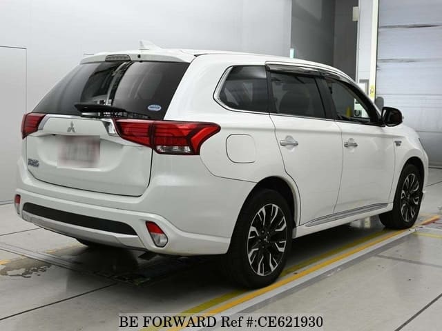 MITSUBISHI OUTLANDER PHEV G NAVI PACKAGE — фото 2