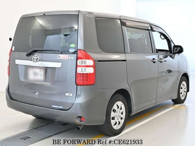 Toyota NOAH X SPECIAL EDITION — фото 2