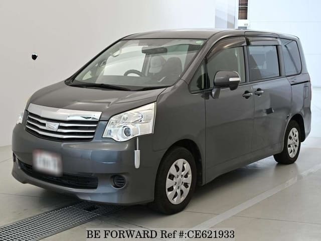 Toyota NOAH X SPECIAL EDITION — фото 1