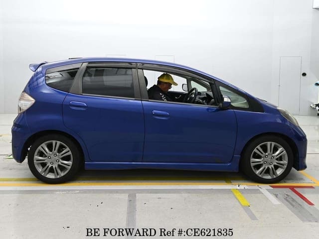 Honda FIT RS — фото 4